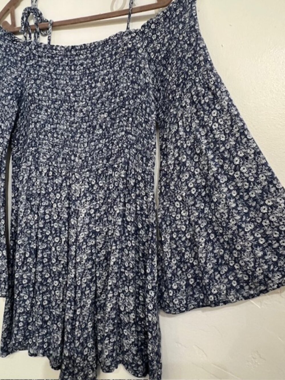 Millibon U.S.A. Womans Blue Floral Pull-on Blue Floral Smocked Romper Size Large - Picture 7 of 11
